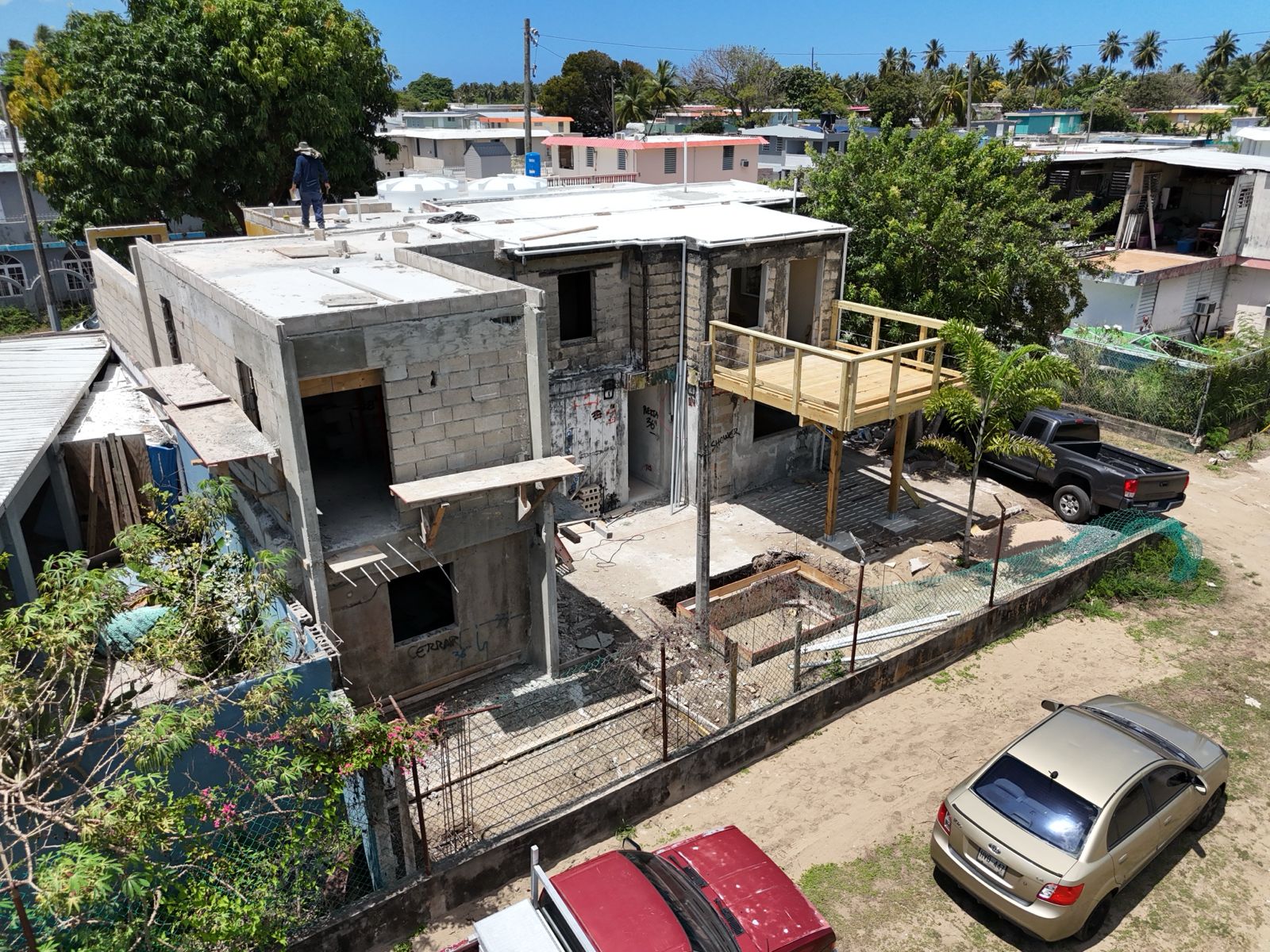 Apartment 4 deck patio complete