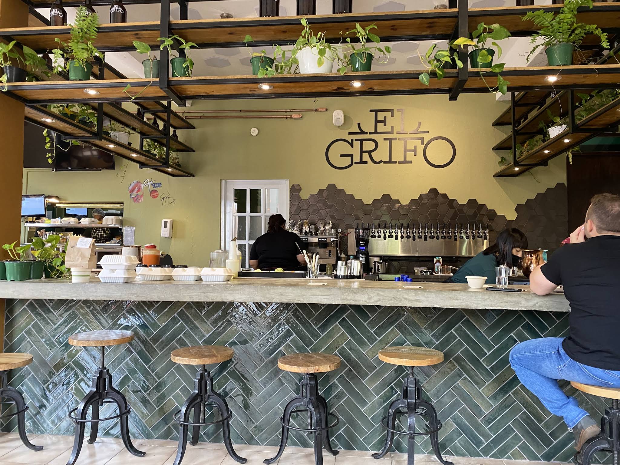 El Grifo restaurant interior