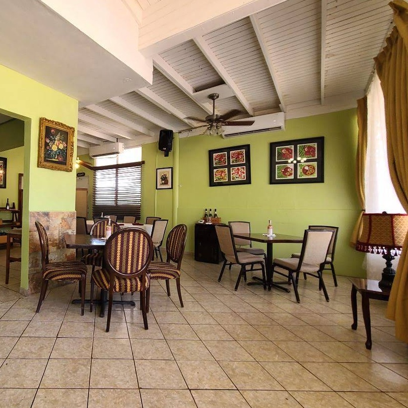 Mimosa Brunch interior