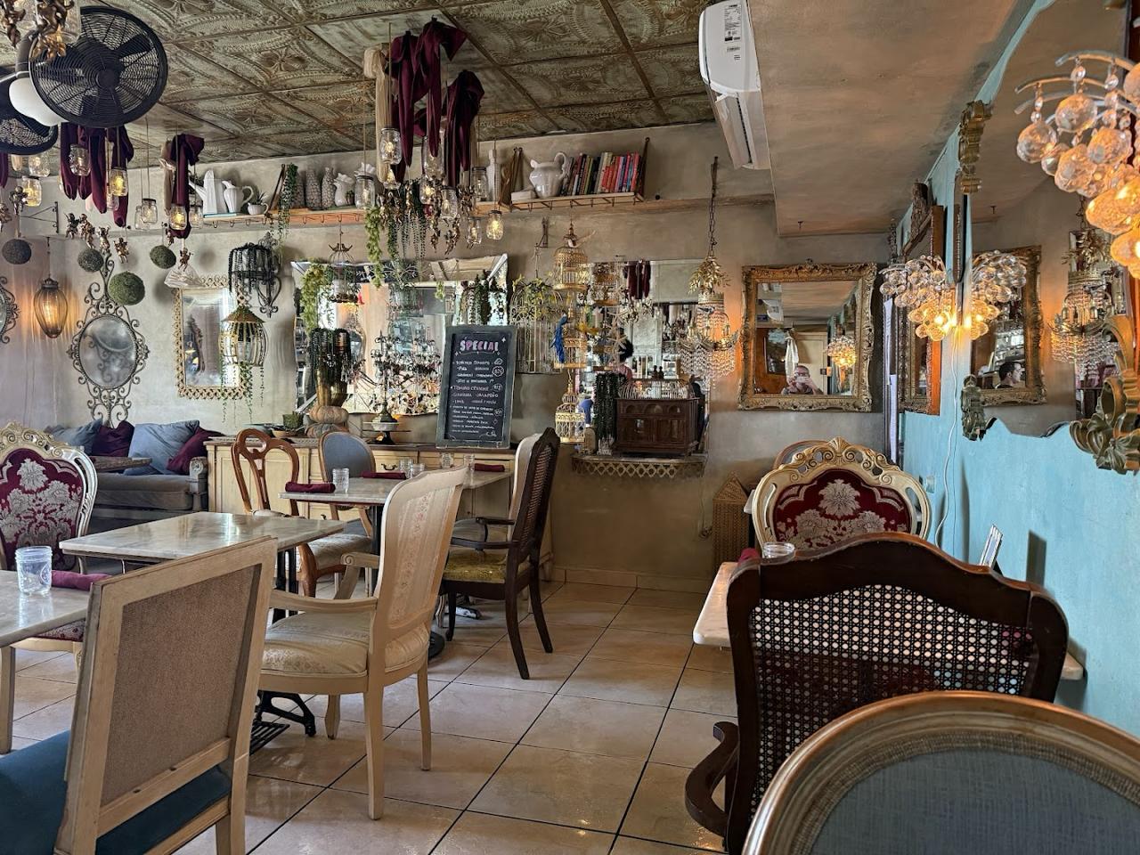 Verde Mesa restaurant interior