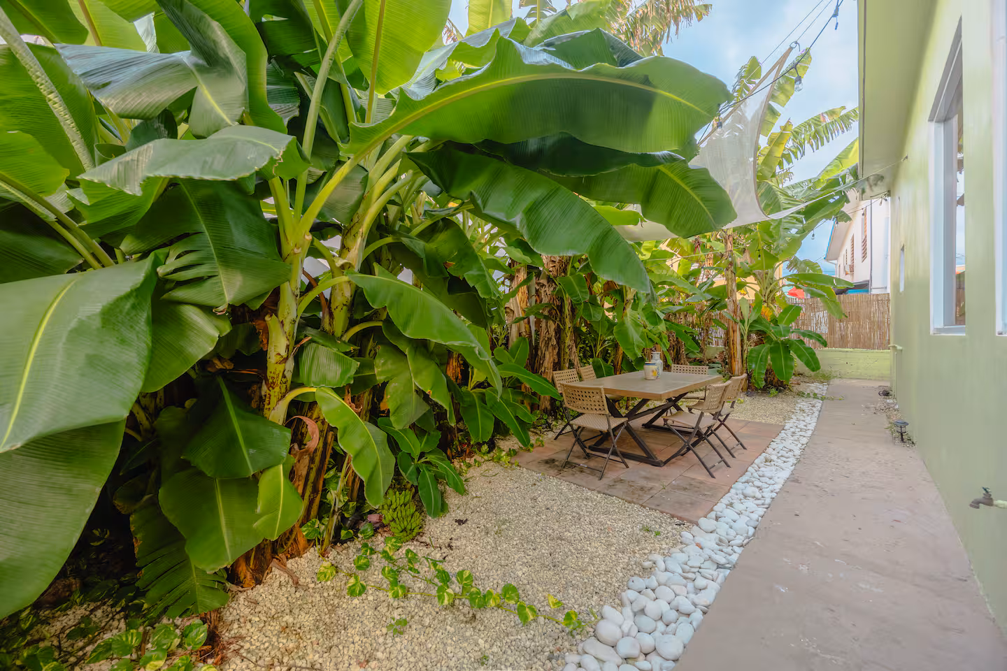 Banana Villa - exterior