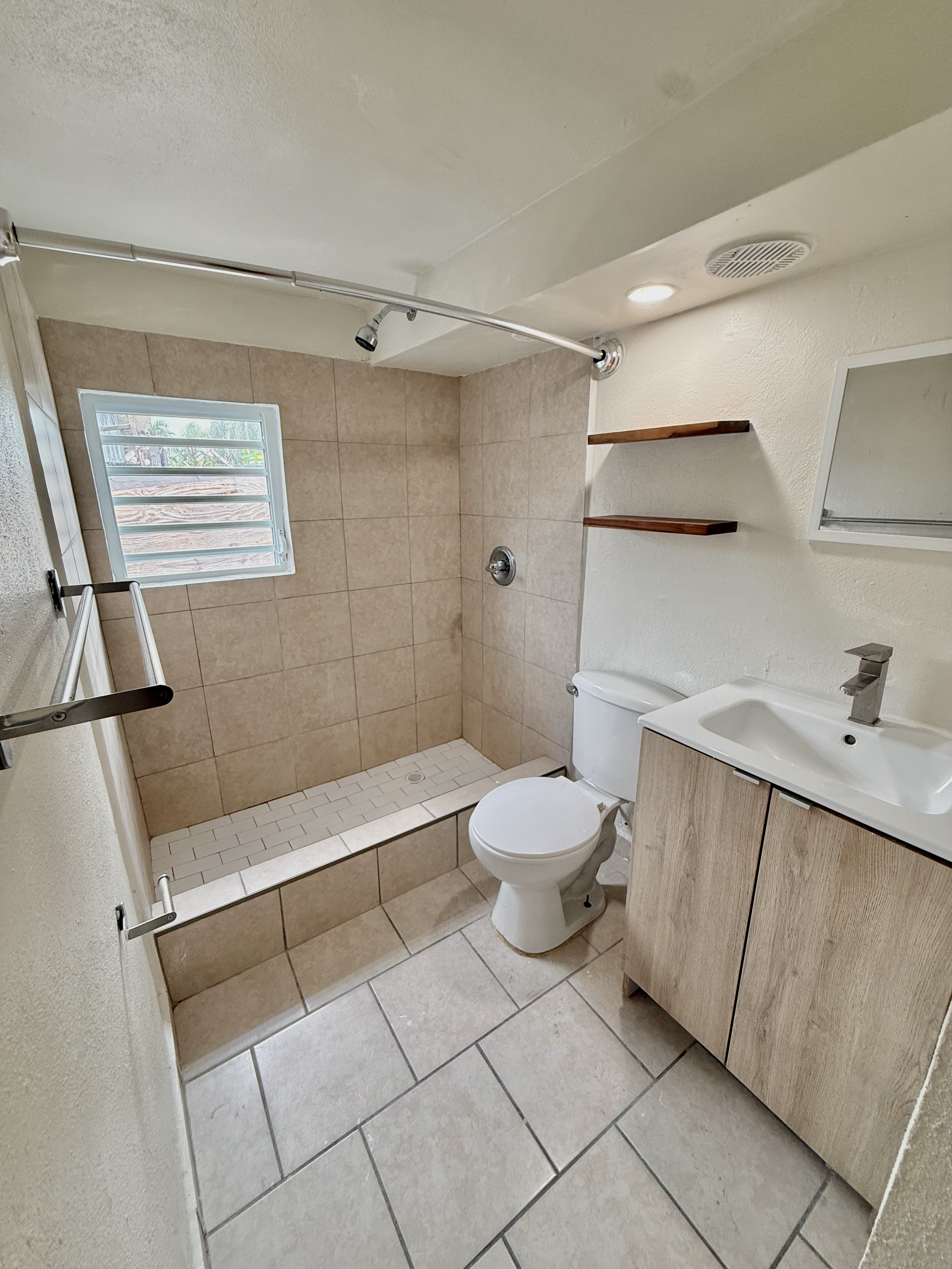 Beachfront Apartment - bathroom