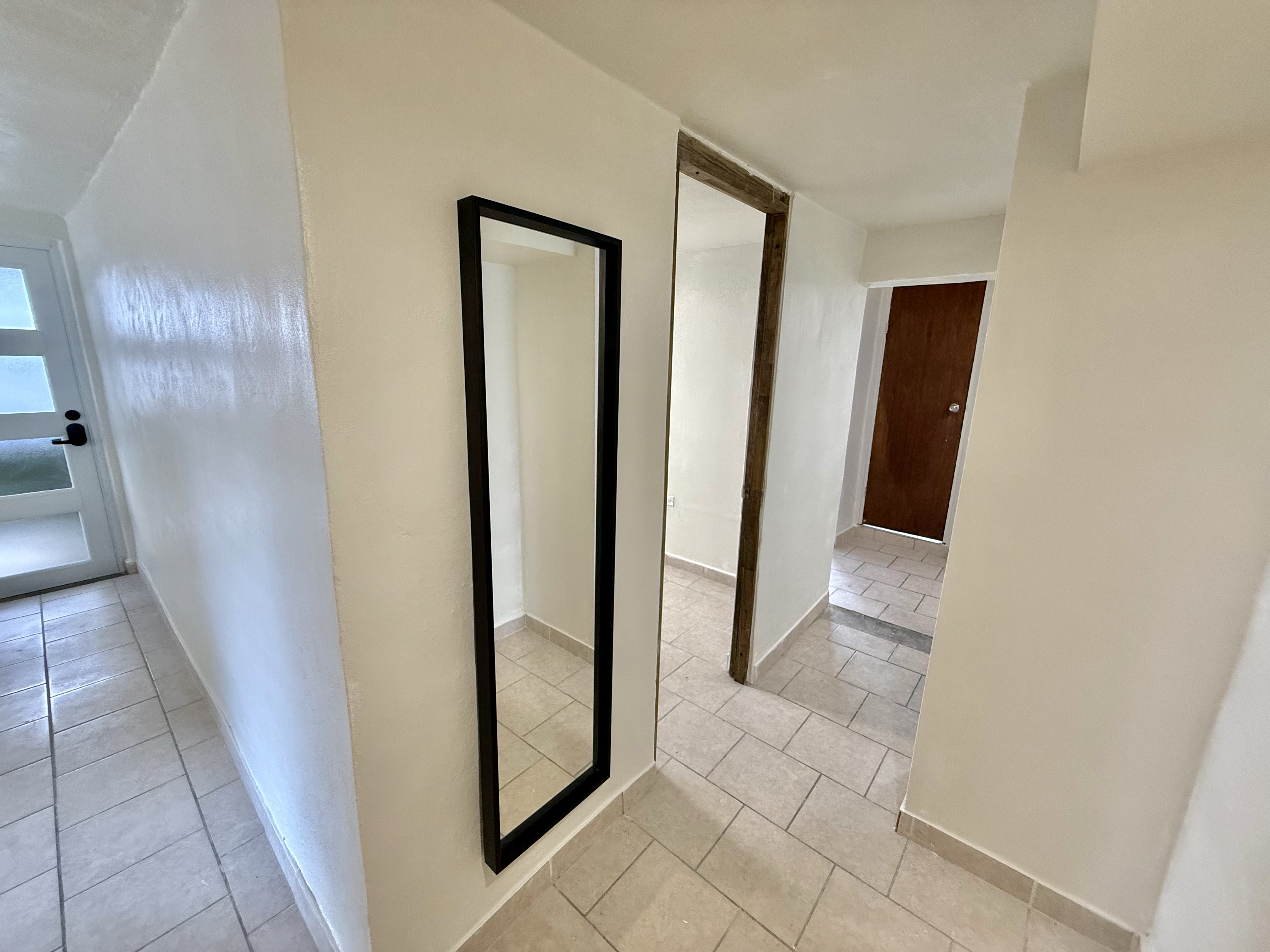 Beachfront Apartment - hallway